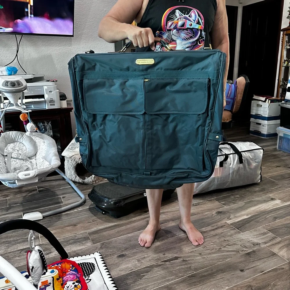 American Tourister 42